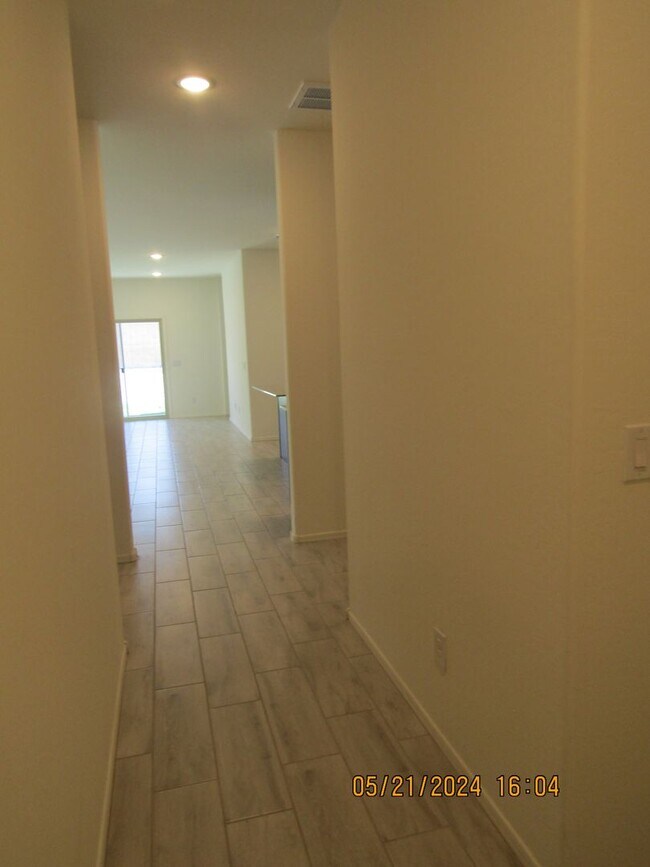 Foto del edificio - 188 W Seven Seas Dr