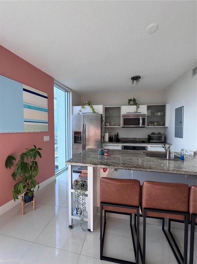 Foto del edificio - 185 SW 7th St