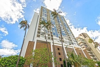 Building Photo - 2611 Ala Wai Blvd