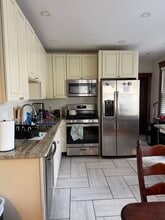 Building Photo - 68 Thomas Pk