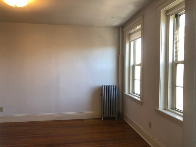 Building Photo - 1 Craigie St