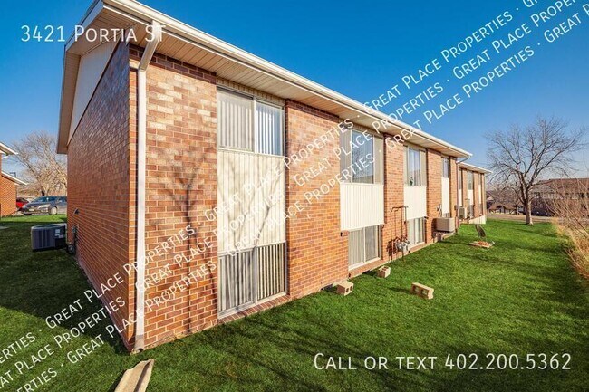 Building Photo - 3421 Portia St