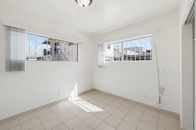 Foto del edificio - 1224 Normandie Ave