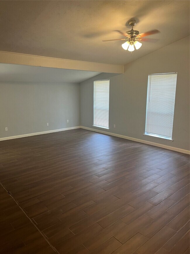 Foto del edificio - 2218 Stillmeadow Dr