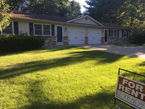 Building Photo - 9019 Saddle Horn Dr