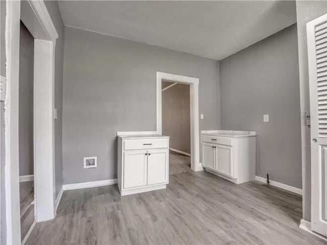 Building Photo - Wonderful 3BD/2BTH Minutes Away From the P...