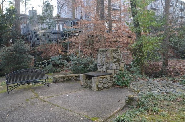 Building Photo - 3203 Lenox Rd NE