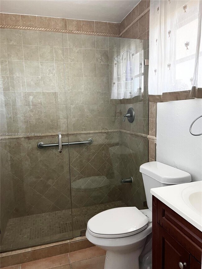 Foto del edificio - 840 NW 87th Ave