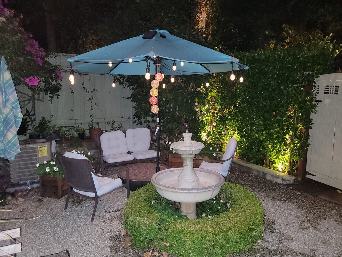 Foto principal - 884 Beverly Glen N Blvd