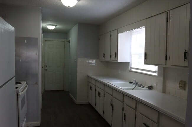 Kitchen - 3017 Connor St