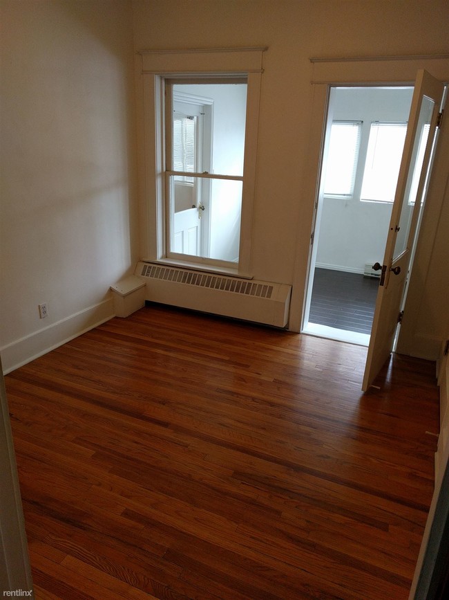 Building Photo - 480 E 300 S