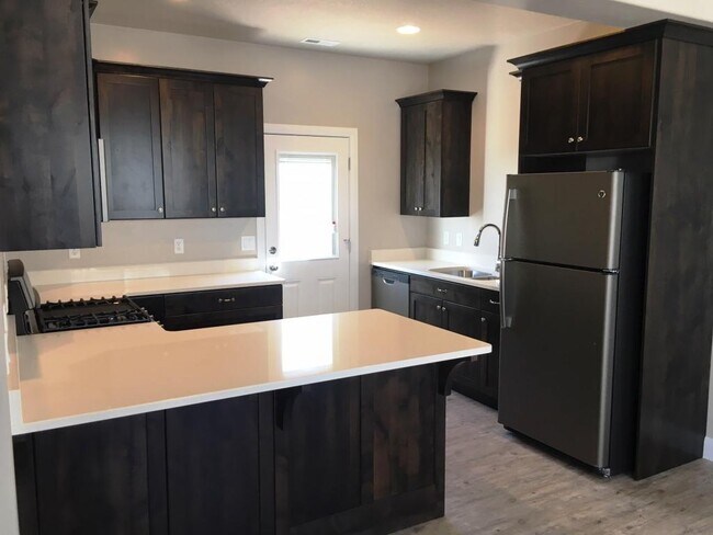 Building Photo - 314 N 300 W
