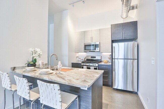 Foto del edificio - 1062 N Ashland Ave