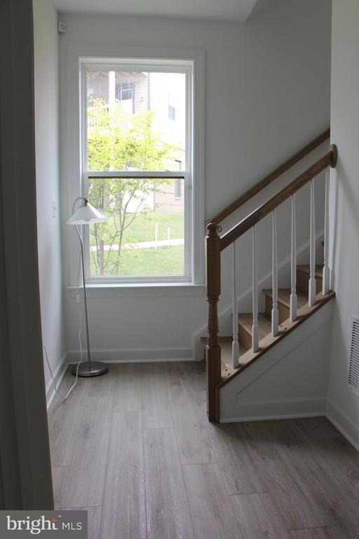 Building Photo - 4975 Longmire Wy