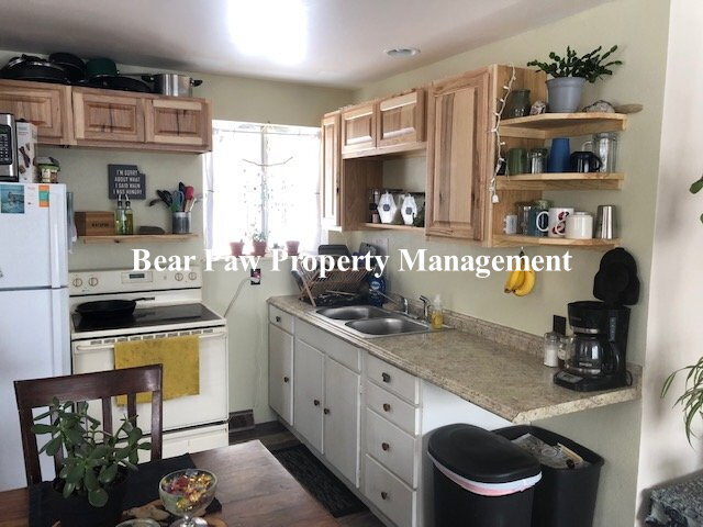 Building Photo - Two Bedroom, One Bath Mountain Home!!