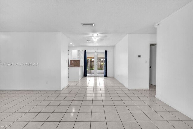 Foto del edificio - 4 br, 2 bath House - 601 N 64th Ter