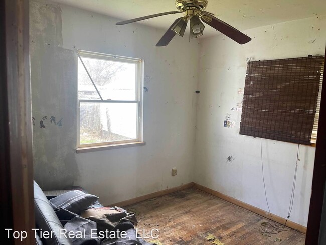 Building Photo - 2 br, 1 bath House - 609 N 13th St
