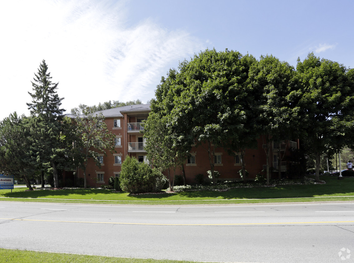 Primary Photo - Mapleview Apartments