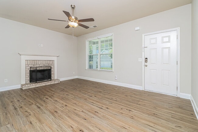 Building Photo - 77 Rosemont Ct