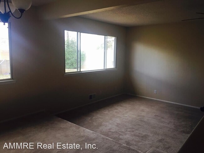 Building Photo - 3 br, 2 bath House - 3405 Mt. Everest Ave NE