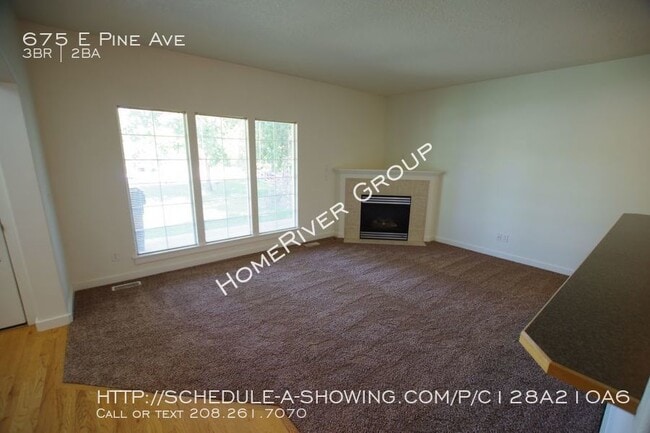 Foto del edificio - 675 E Pine Ave