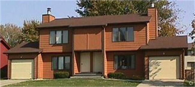 Building Photo - 1453-1458 Eastview Dr