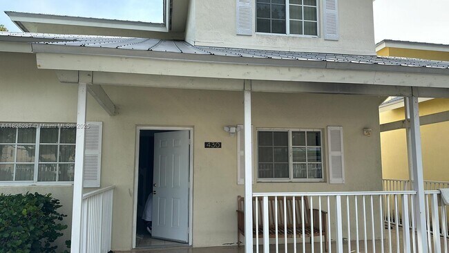 Foto del edificio - 430 NW 20th St
