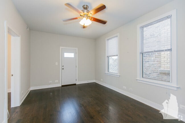 Building Photo - 3309 N Southport Ave