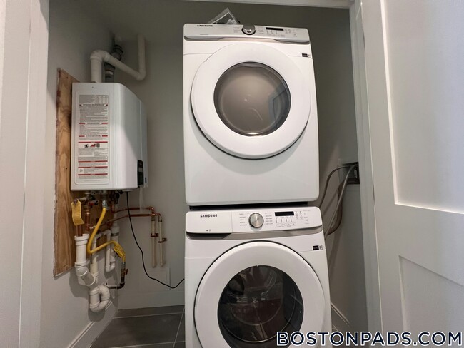 Foto del edificio - 157 Everett St