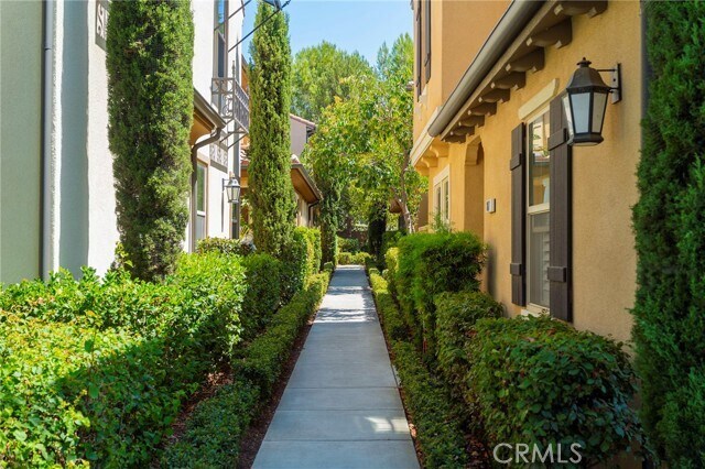 Building Photo - 185 Pathway