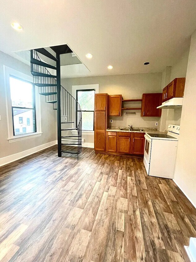 Kitchen with third floor access - 1813 Highland Ave