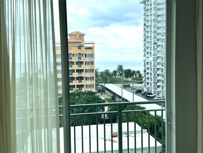 Foto del edificio - 3210 NE 5th St