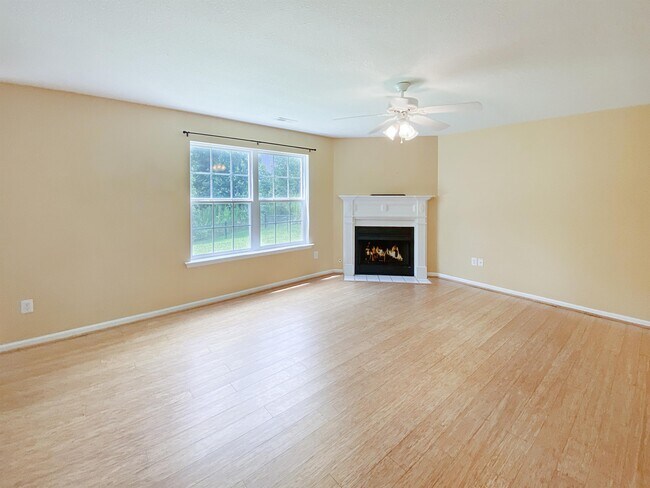 Building Photo - 208 Willow Valley Way