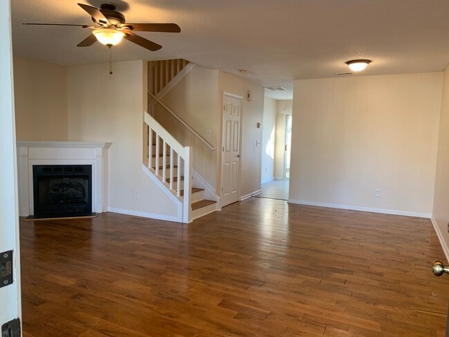 Building Photo - 10920 Kinston Ridge Plz