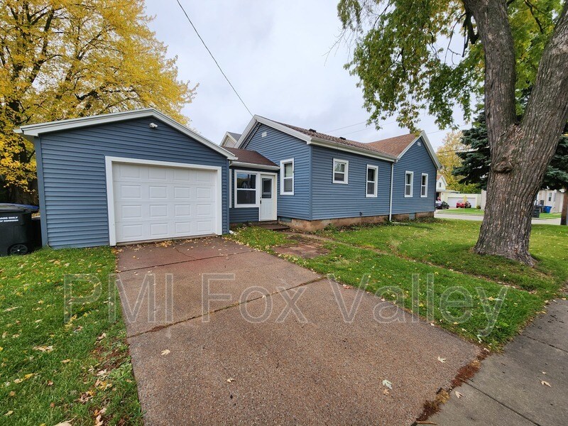 1123 Ceape Ave, Oshkosh, WI 54901 House Rental in Oshkosh, WI