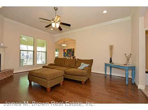 Building Photo - 214 Sherwood Dr