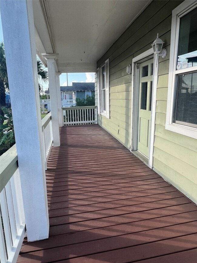 Building Photo - 1827 Biovu Dr