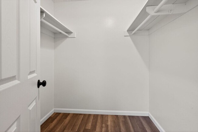 Building Photo - Spacious 4BR House in Fresno