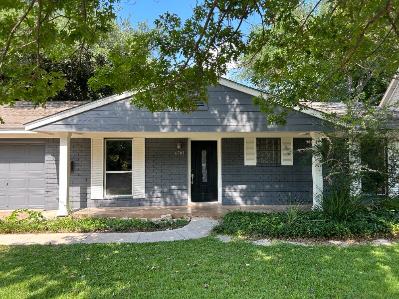 Primary Photo - 6703 Lexington Rd