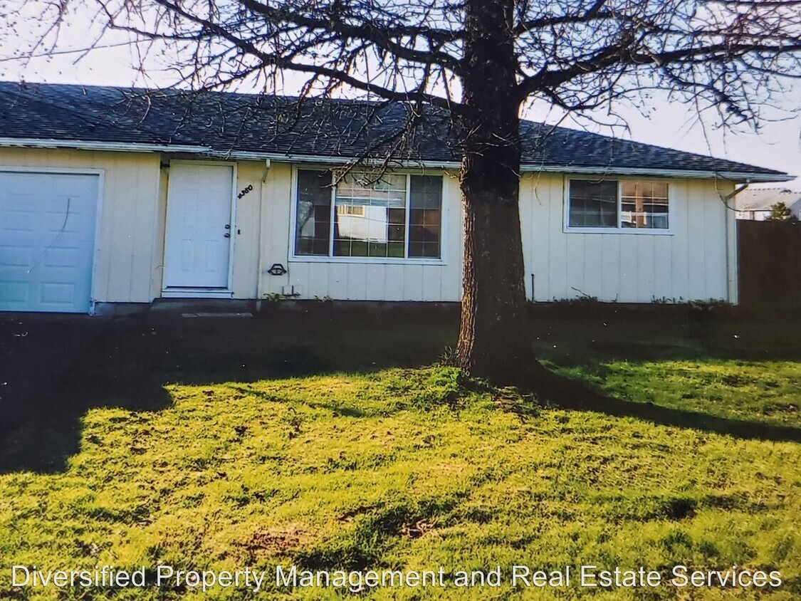 Foto principal - 4380-4380 Waverly Dr NE