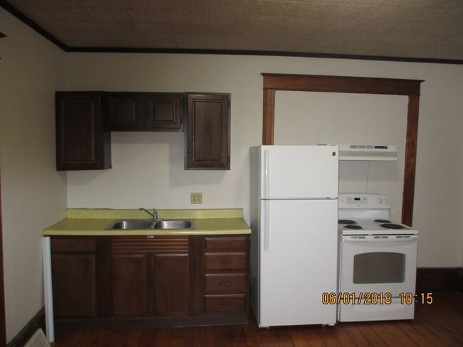 Kitchen - 510 9th St N