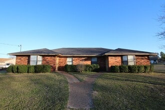 Building Photo - 20169-20171 Ridgerock Dr