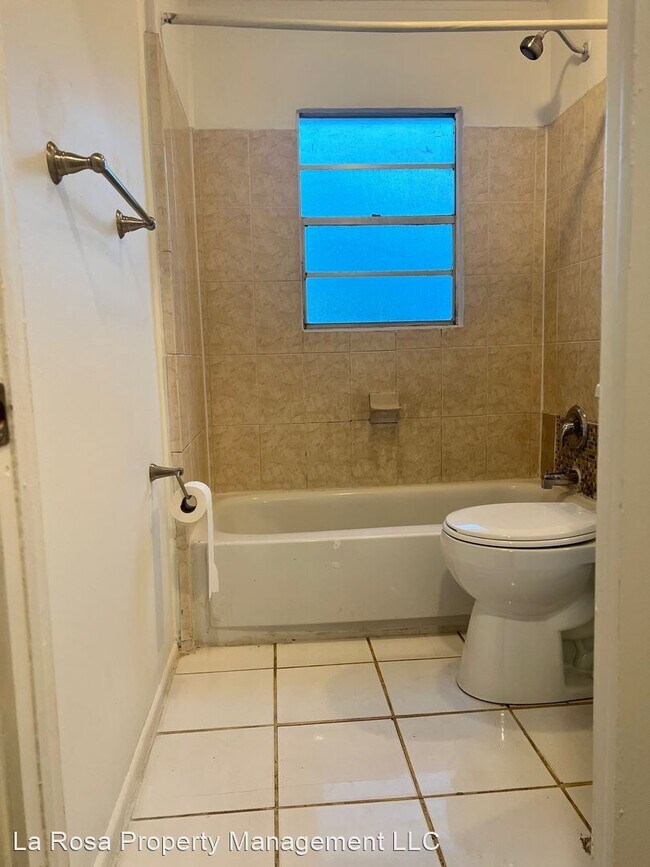 Building Photo - 3 br, 1 bath House - 2341 2ND AVE