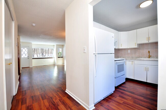 Foto del edificio - 116 Hilltop Dr