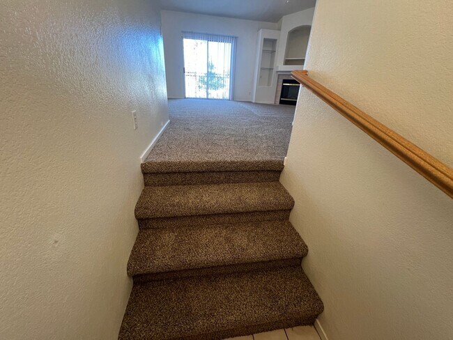 Foto del edificio - 2 Bdrm With 1 Car Garage