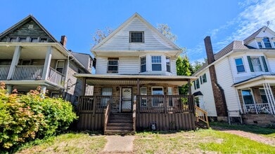 Building Photo - 735 Parkwood Dr