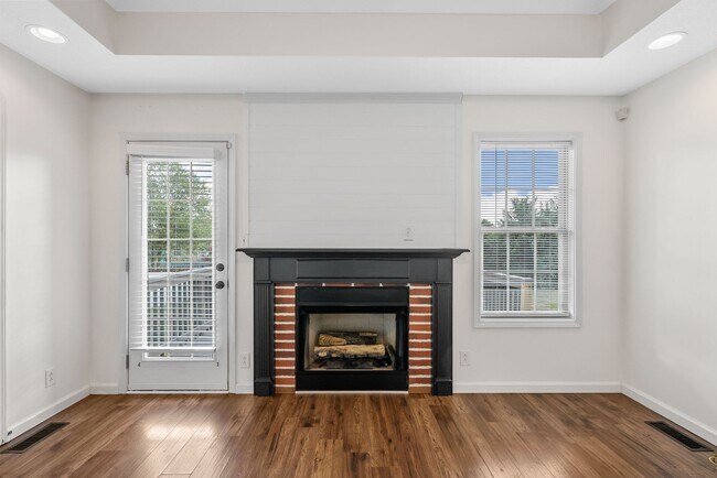 Foto del edificio - 1021 Glenhurst Way