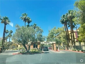 Building Photo - 270 E Flamingo Rd