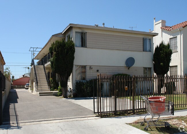 Foto del edificio - 511 N Serrano Ave