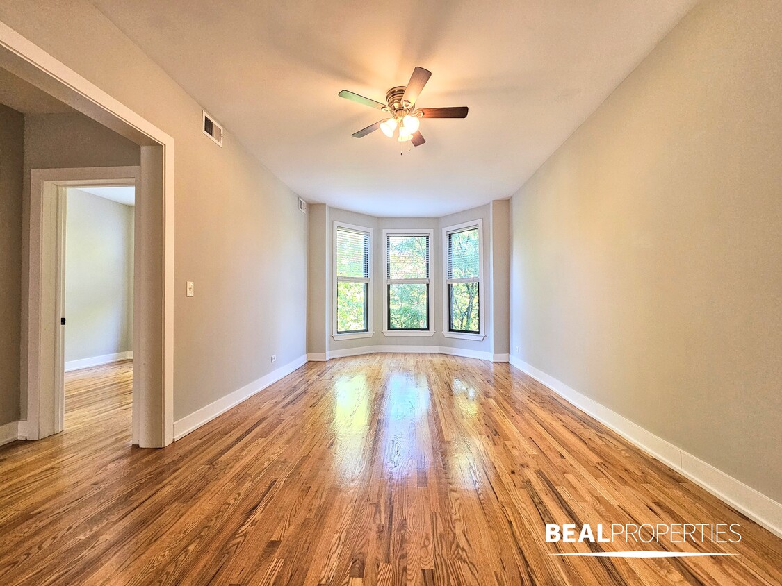 Foto principal - 633 W Oakdale Ave